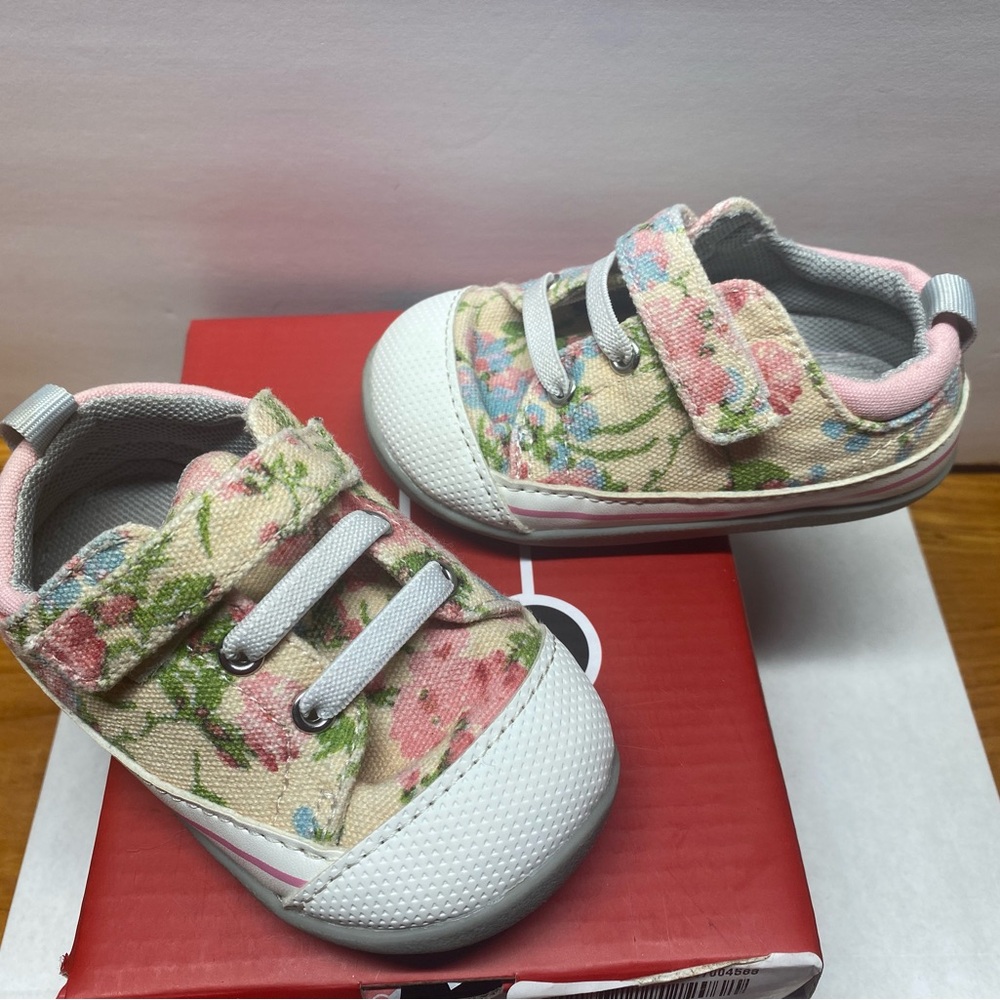 See Kai Run Floral Toddler Shoes with White Accents size 5.5